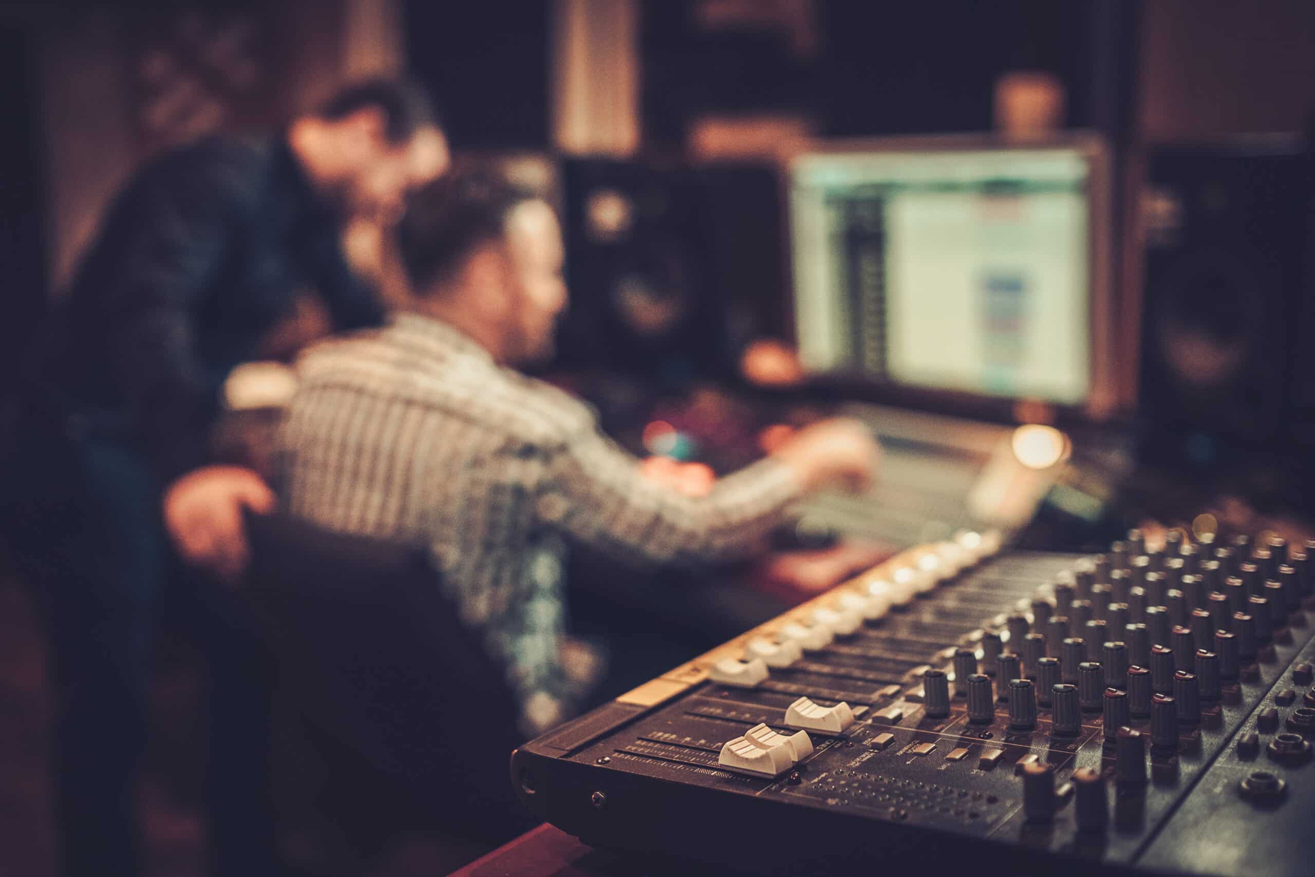 lcastilian spanish basque voiceover voice-over professional spanish online spanish voiceover voiceover homestudio dubbing audiobook advertising characters audioguide corporate audio fiction sound iberian spanish spain