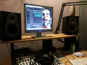 primera configuración del home studio del locutor euskera y castellano alex ugarte